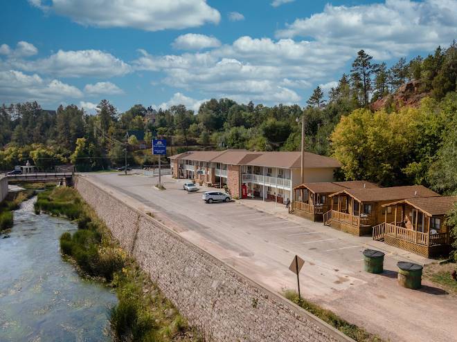 Americas Best Value Inn By The River Hot Springs Image