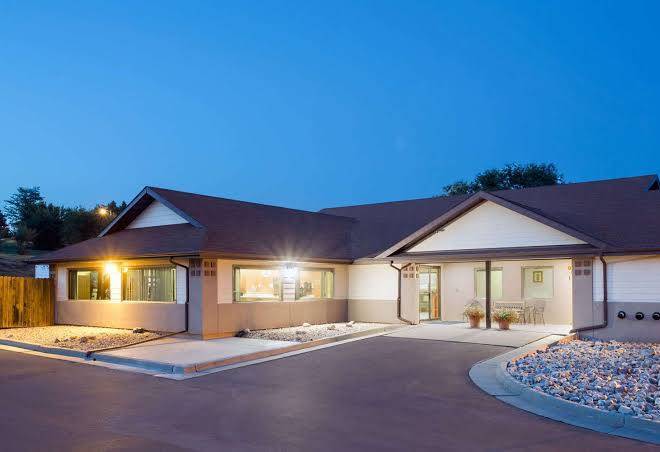 Super 8 by wyndham hot springs