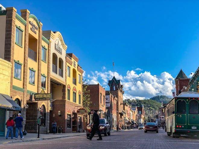 Mineral palace hotel & gaming