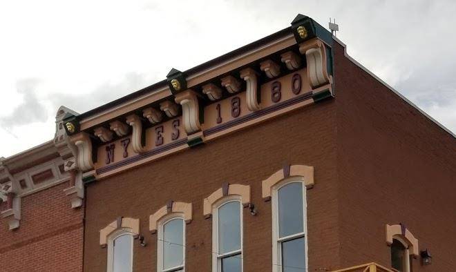 Nyes 1880 suites deadwood