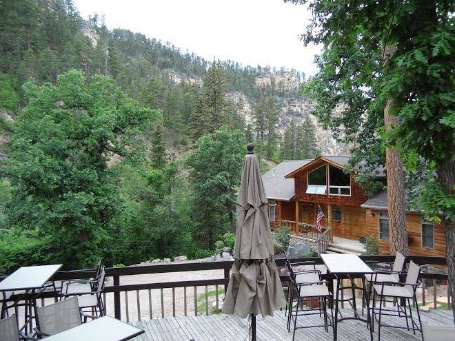 Rim rock lodge