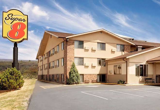 Super 8 By Wyndham Spearfish Image