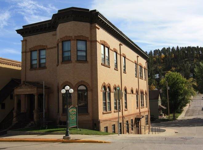 Town hall inn