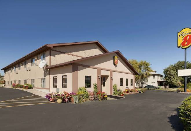 Super 8 By Wyndham Wall Image