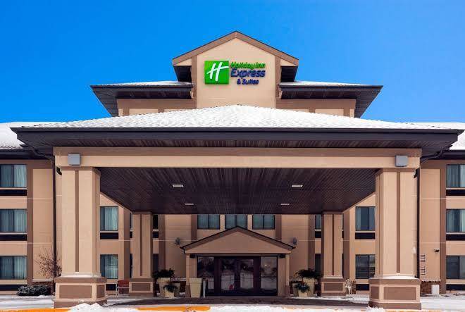 Holiday inn express & suites winner