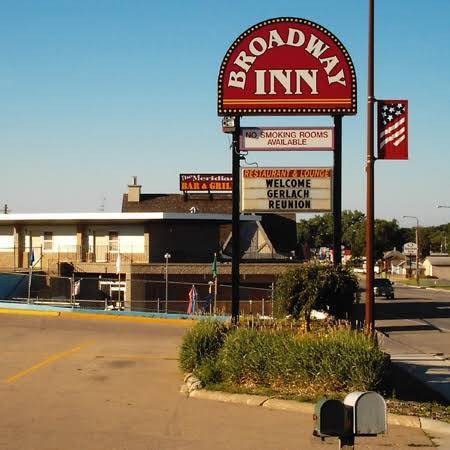 Broadway inn yankton