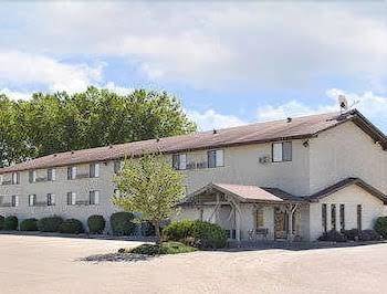 Travelodge By Wyndham Yankton Image