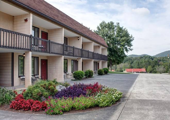 Highland manor inn & conference center