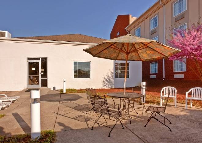 Holiday inn express & suites manchester conf ctr