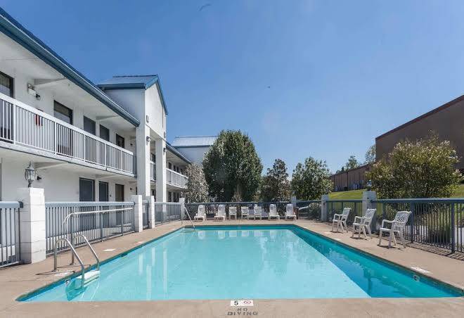 Days Inn By Wyndham Goodlettsville Nashville Image