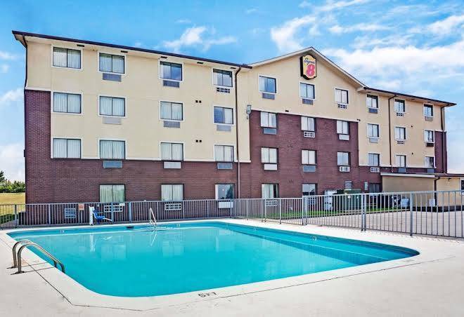 Super 8 by wyndham nashville dntn opryland area