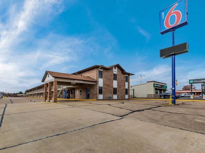 Motel 6 Dyersburg Tn Image
