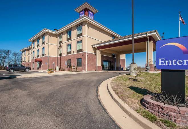 Sleep inn & suites dyersburg i 155