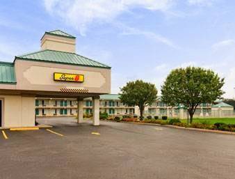 Super 8 pulaski