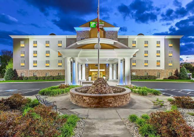 Holiday Inn Express & Suites Morristown Image