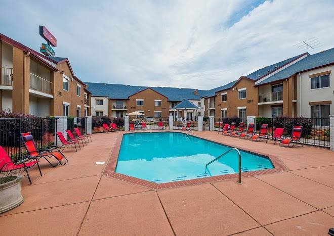 Red roof plus+ & suites knoxville west cedar bluff