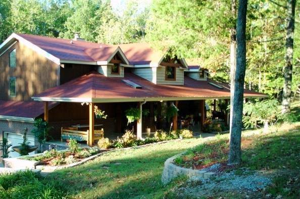 Peaceful oaks bed breakfast and barn