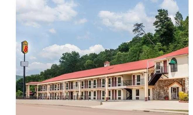 Super 8 By Wyndham Kimball Image