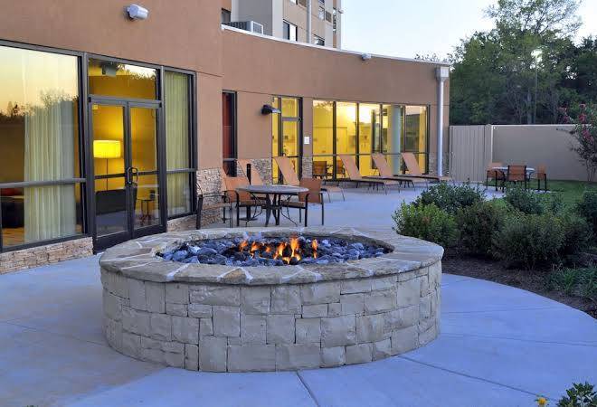 Courtyard By Marriott Clarksville Image