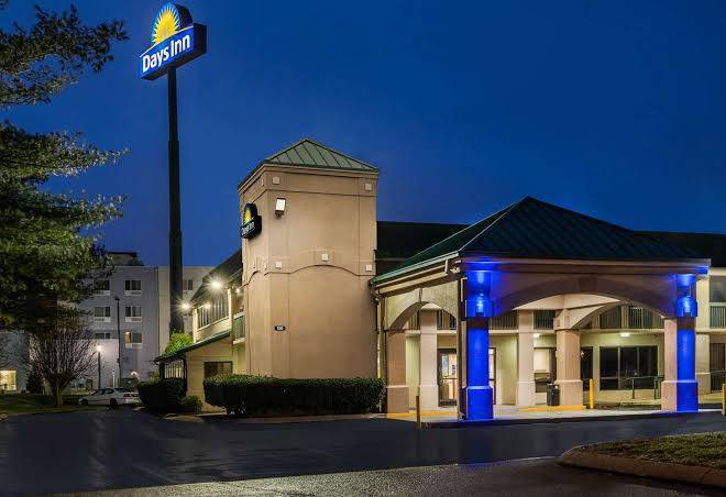 Days inn by wyndham clarksville north