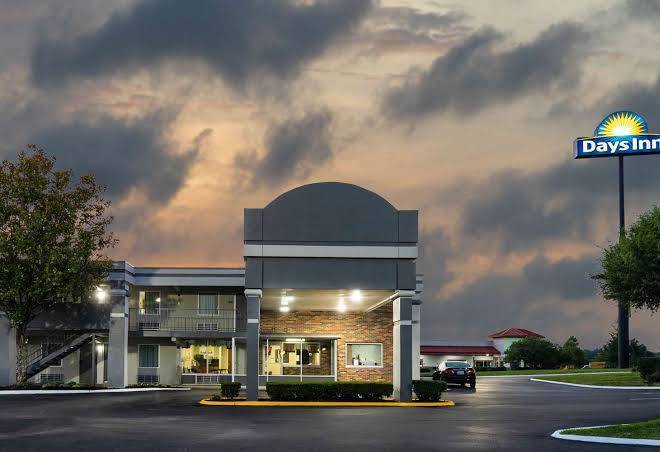 Days inn by wyndham clarksville tn