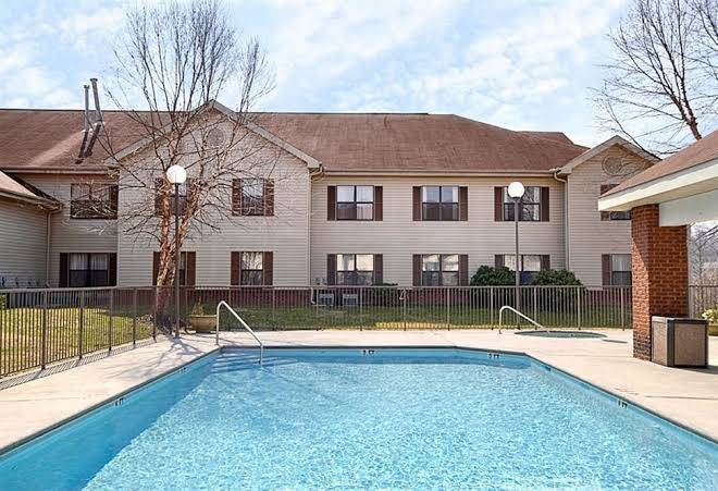 All season suites pigeon forge