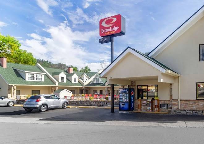 Econo lodge inn & suites at the convention center