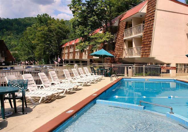 Quality inn creekside downtown gatlinburg