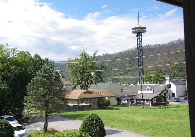 Four sisters inn