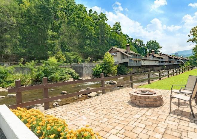 Gatlinburg river inn