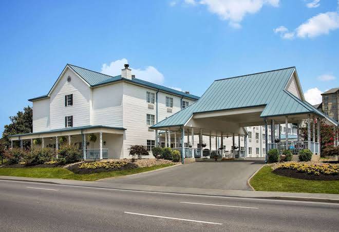 Ramada pigeon forge north