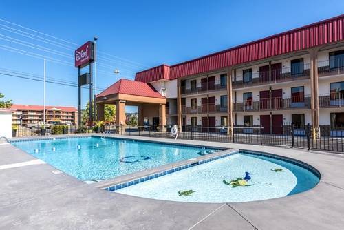 Red roof inn & suites pigeon forge parkway