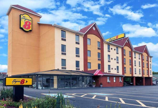 Super 8 by wyndham pigeon forge near the convention center