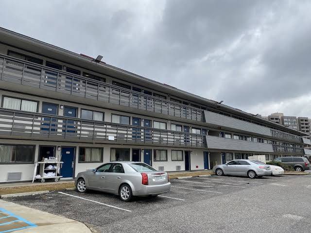 Motel 6 Memphis Tn Downtown Image