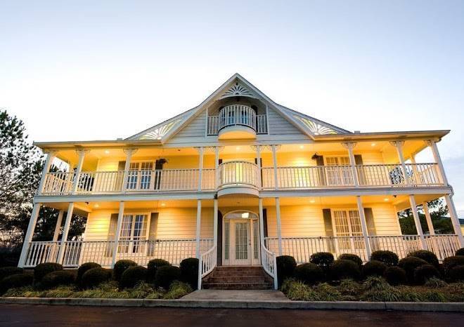 Plantation oaks suites & inn