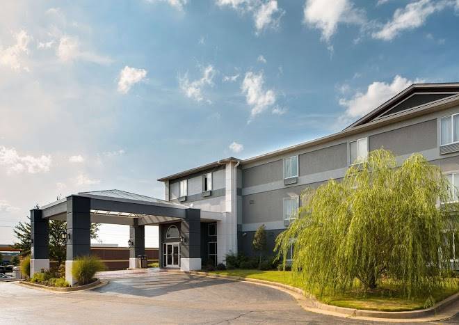 Quality suites near wolfchase galleria