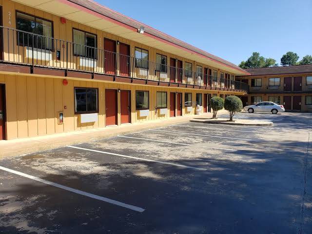 Super 7 inn memphis graceland hotel