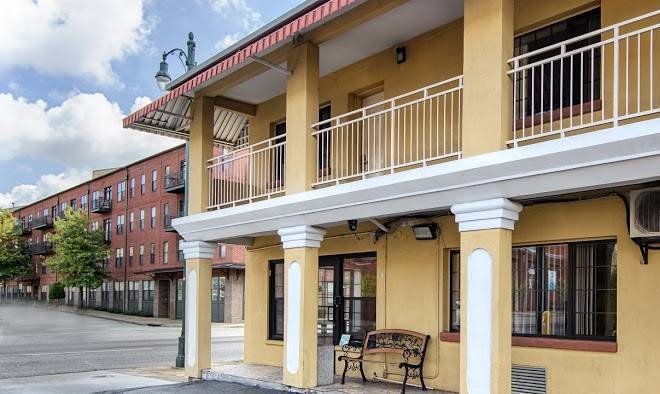 Vista Inn & Suites Memphis Image