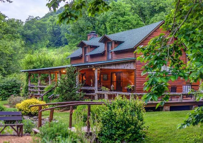Butterfly hollow bed and breakfast