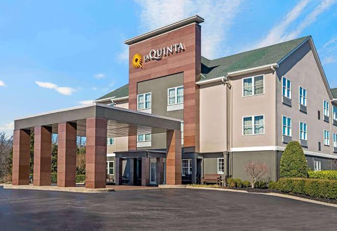 La Quinta Inn & Suites By Wyndham Lebanon Image