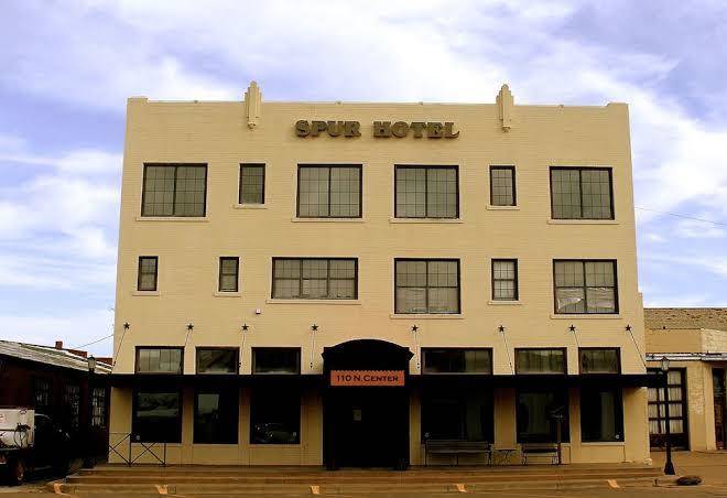 Spur hotel
