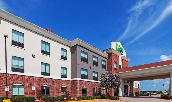 Holiday inn express & suites sealy