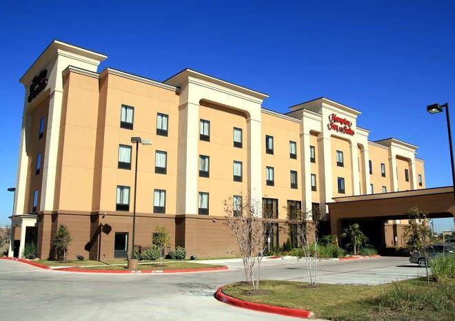 Hampton inn & suites bastrop