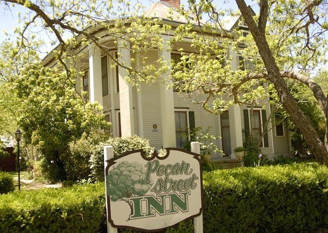 Pecan street inn