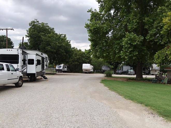 Glen & myra's lodge & rv park