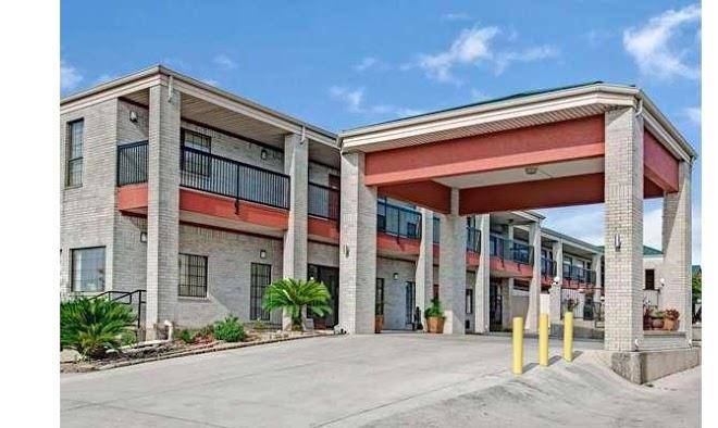 Days Inn By Wyndham San Antonio Near Fiesta Park Image