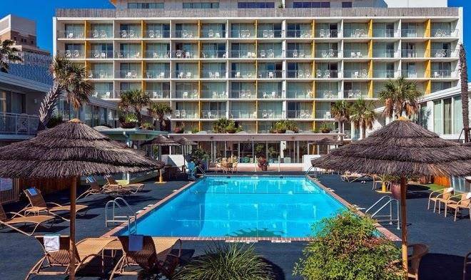 El tropicano riverwalk hotel