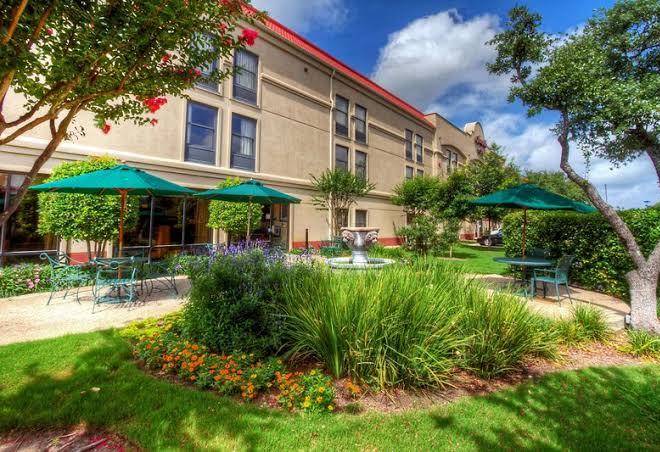Hampton Inn San Antonio Northwoods Image
