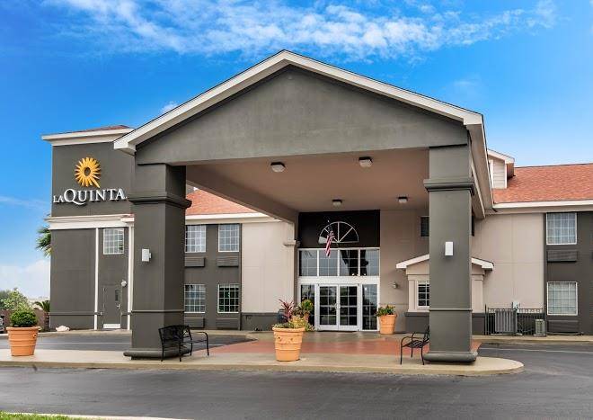 La Quinta Inn By Wyndham San Antonio Brooks City Base Image