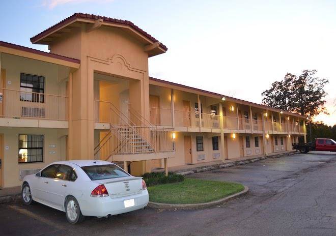 Magnuson hotel texarkana